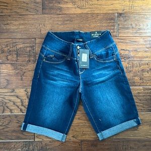 Fashion Nova Denim Bermudas Size 9